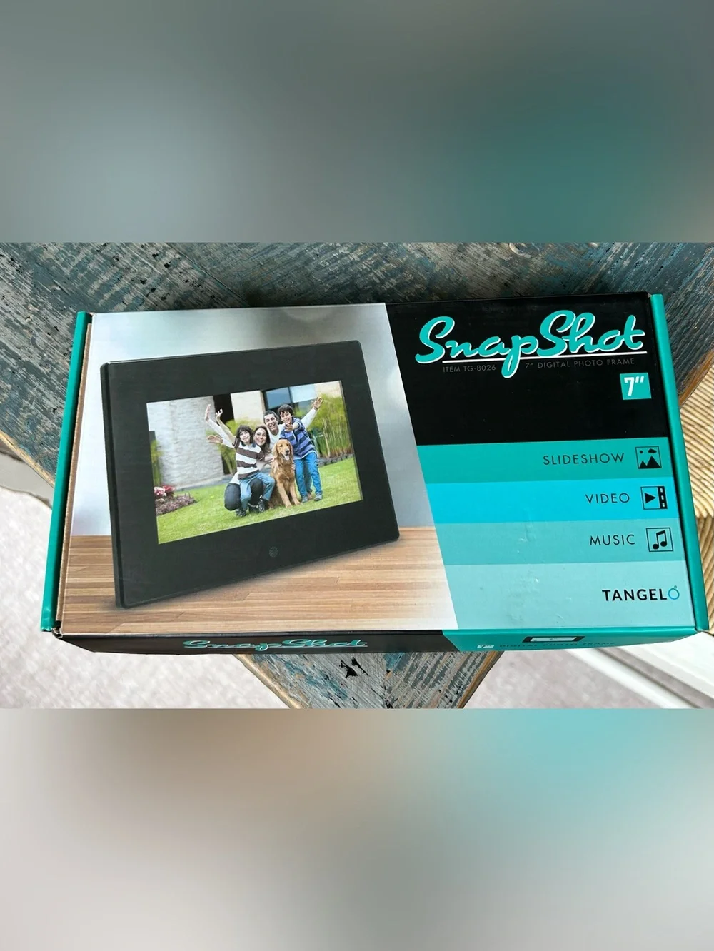 Tangelo Sleek Black 7” Digital Photo Frame